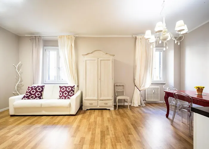 Santa Eufemia 2 - Vicino Arena Lägenhet *